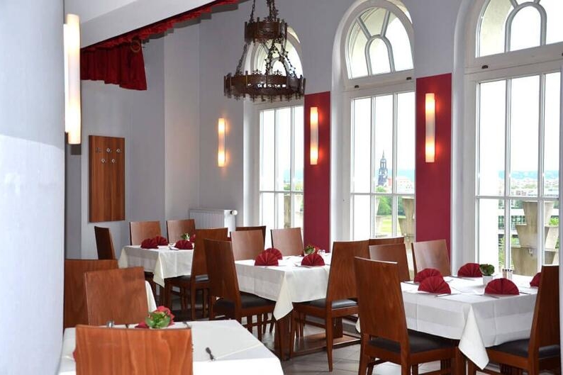 Yenidze Kuppelrestaurant 07 Blick in das Kuppelrestaurant in der Yenidze Dresden